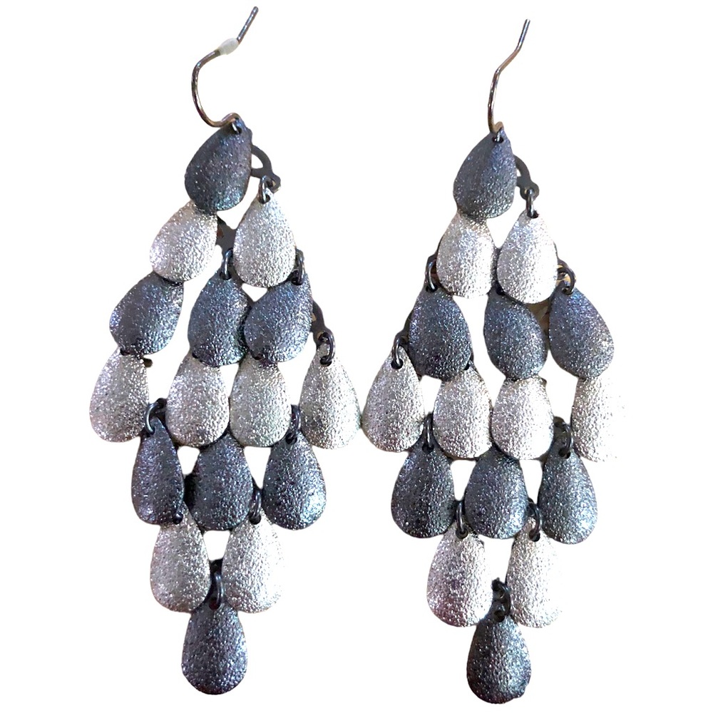 Textured Diamond-shaped chandelier Scales Metallic‎ Dangle Earrings